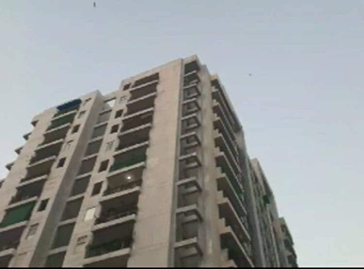 वीडियो कॉल कर दोस्त को द‍िखाई बच्चों की लाश, कहा- सब खत्म हो गया