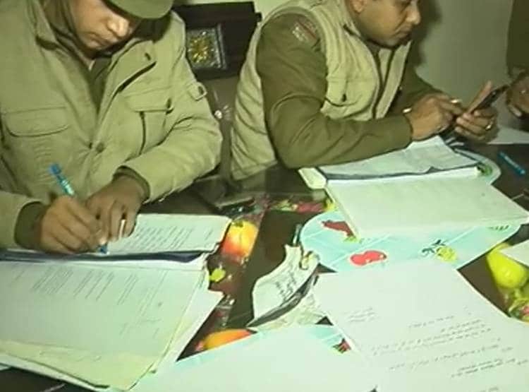 वीडियो कॉल कर दोस्त को द‍िखाई बच्चों की लाश, कहा- सब खत्म हो गया