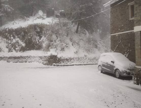 दिल्ली में ओले-पहाड़ों पर बर्फबारी, औली में ऐसा दिखा नजारा