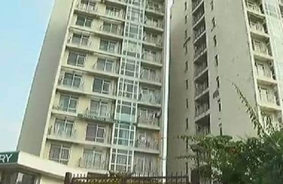 पति-पत्नी और बेटी: चंद घंटों में ऐसे खत्म हो गया पूरा परिवार