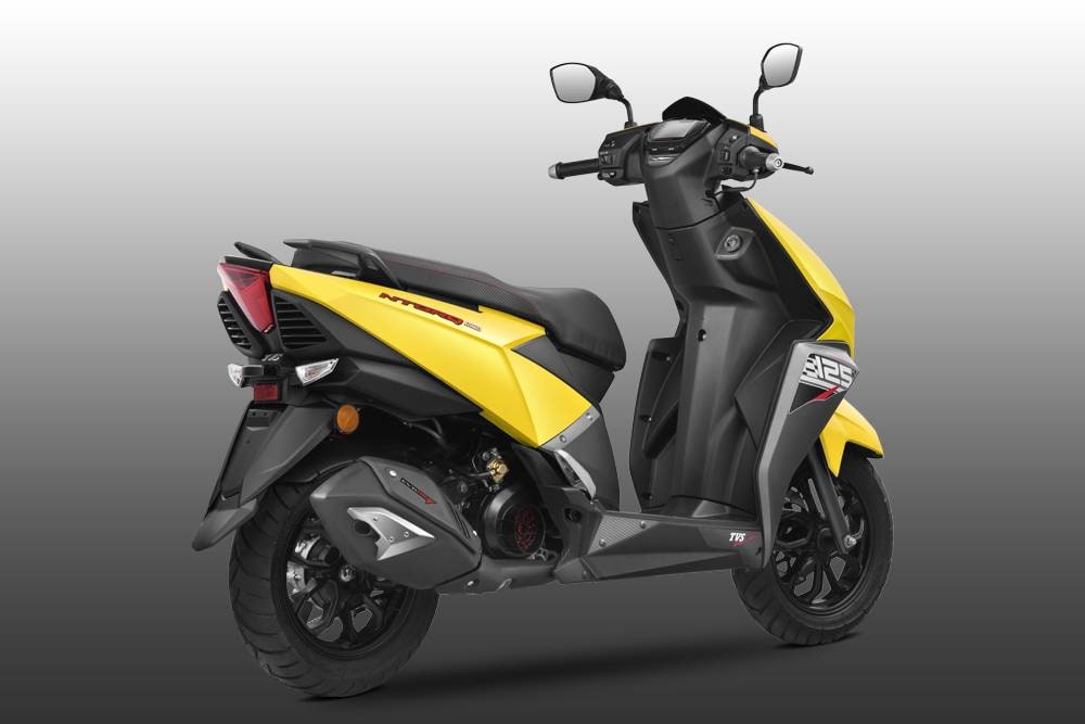 TVS की इस स्कूटी की जबर्दस्त डिमांड, खरीद चुके हैं 4 लाख लोग