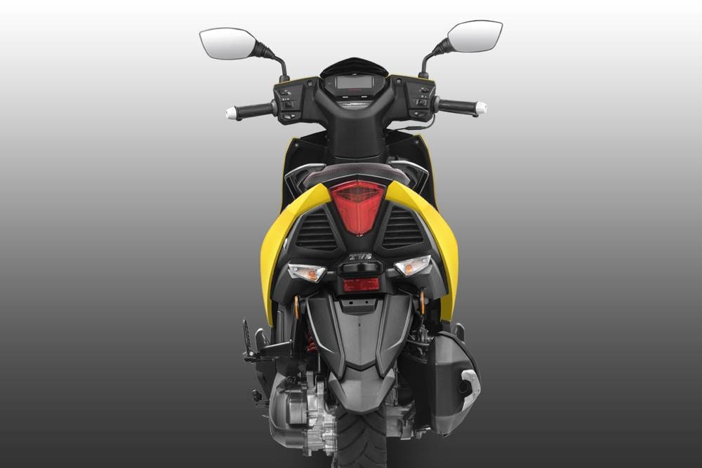 TVS की इस स्कूटी की जबर्दस्त डिमांड, खरीद चुके हैं 4 लाख लोग