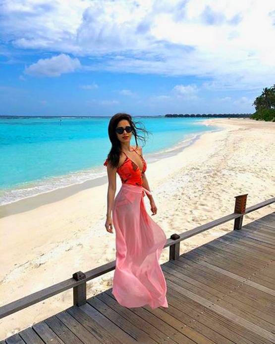 मालदीव में छुट्टियां मना रहीं नुसरत, बिकिनी में फोटोज वायरल