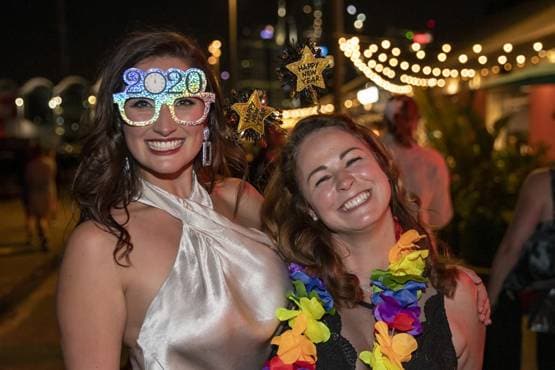 न्यूजीलैंड-ऑस्ट्रेलिया में साल 2020 ने दी दस्तक, जमकर हुई आतिशबाजी