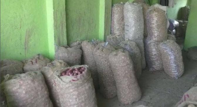 ट्रक चालक को बंधक बनाकर लूटी 51 क्विंटल प्याज