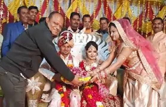 कुछ दो न दो बस प्याज दो...शादी के स्टेज पर लगी टोकरियों की झड़ी