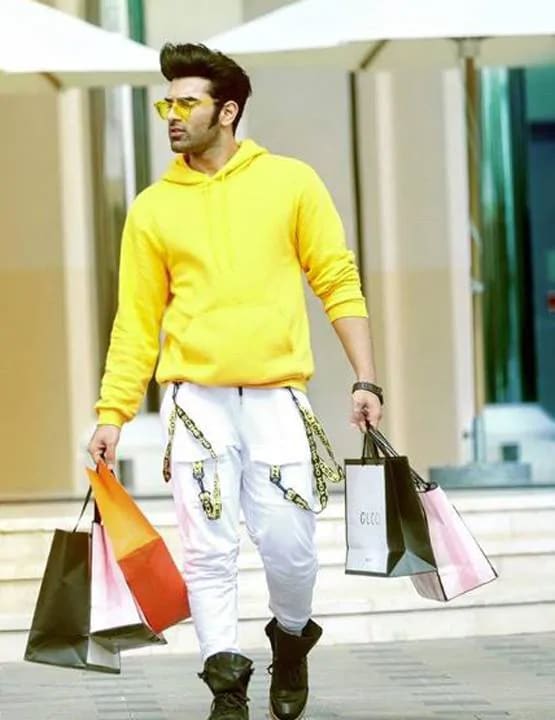 शेफाली को बूढ़ी कहने पर भड़के एक्ट्रेस के पति, पारस को कहा नाली का कीड़ा