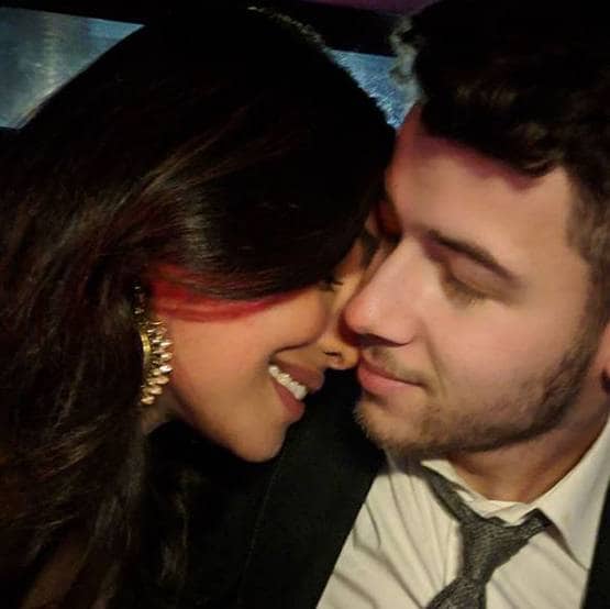 शादी की पहली सालगिरह पर वायरल प्रियंका-निक की ये तस्वीरें