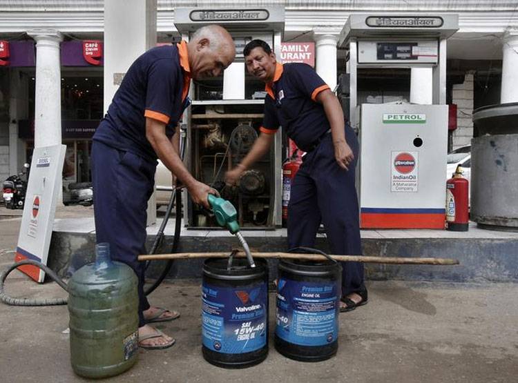 5 साल तक पेट्रोल-डीजल पर देना होगा ये चार्ज, सरकार की तैयारी