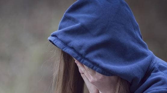 जेब काटकर ये महिला महीने में कमाती है 19 लाख, बताई वजह