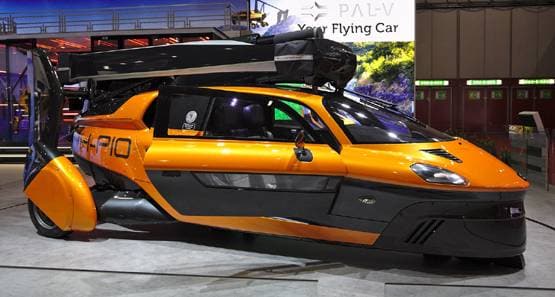 जमीन छोड़ 11 हजार फीट पर उड़ने लगती है ये कार, जानें कीमत