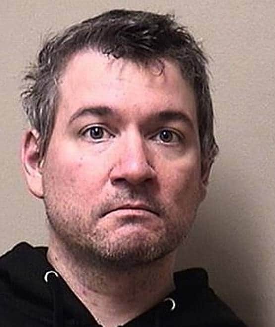 लड़की ने 'रेपिस्ट' के सिर में मारी गोली, जलाई बॉडी और फिर...