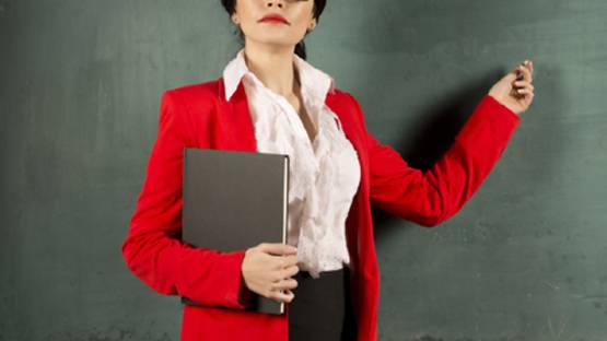 शादीशुदा टीचर ने 5 छात्रों से बनाए शारीरिक संबंध, दिया इस्तीफा