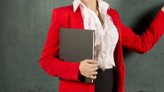 कार में छात्रों से संबंध बनाती थी महिला टीचर, हुई अरेस्ट