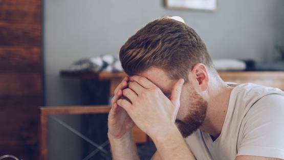 बेड पर क्लासमेट संग महिला ने की थी कडलिंग, उसी ने किया रेप