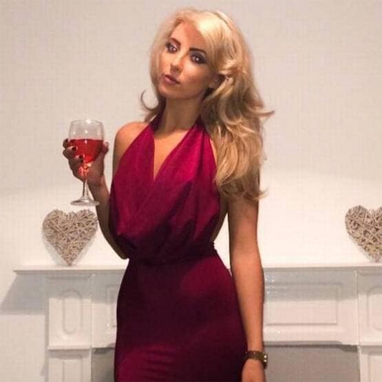 महिला जेलर ने कैदी से बनाए संबंध, अब काटनी पड़ेगी जेल