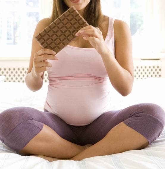 4 बॉयफ्रेंड संग रहती है ये महिला, बोली- चारों मिलकर करेंगे बच्चे की परवरिश