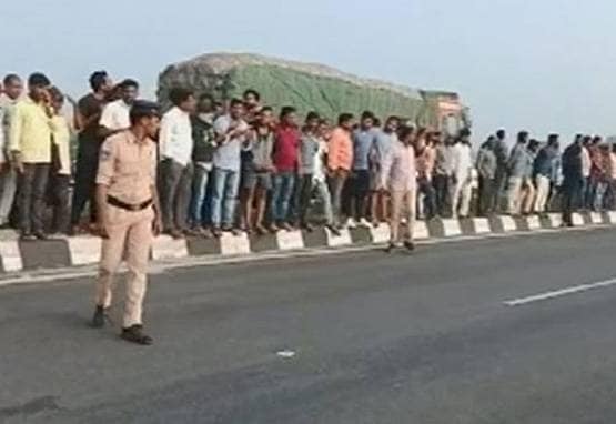 हैदराबाद एनकाउंटर: पुलिस की वाहवाही भी, एक्शन पर सवाल भी