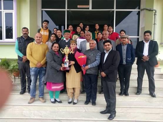 हिमाचल: ट्रक ड्राइवर की बेटी बनी जज, शादी के बाद भी नहीं मानी हार