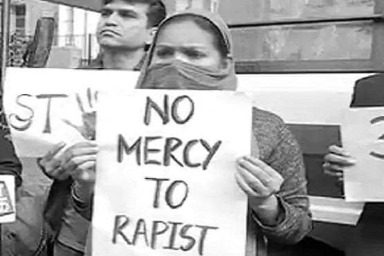 हैदराबाद: शराब पिलाई, गैंगरेप किया, फिर जला दिया शव