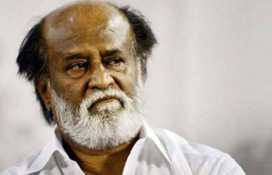 भगवान की तरह पूजे जाते हैं रजनीकांत, फैंस ने की ये हैरतअंगेज हरकतें