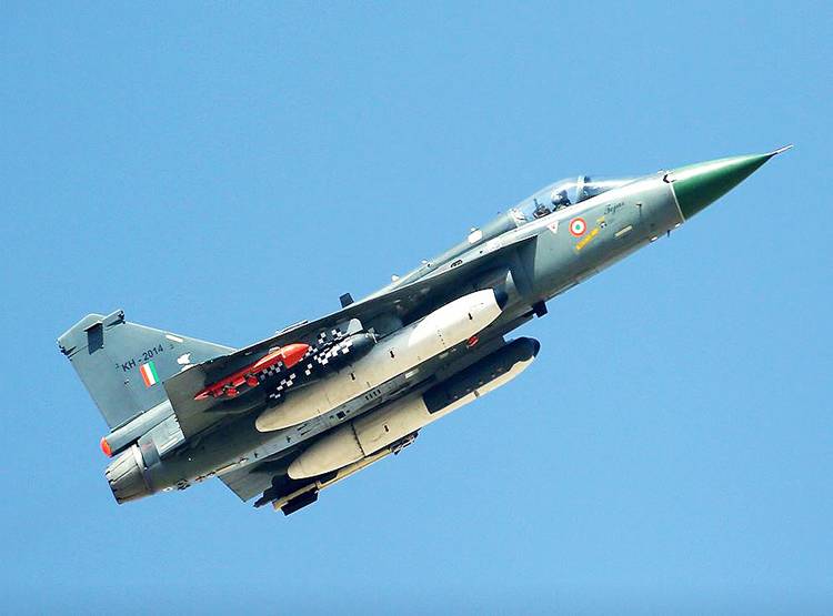 देश में बने इस विमान को खरीद वायुसेना ने बचाए 10 हजार करोड़