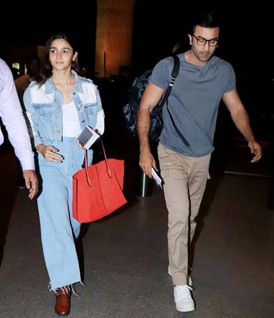 न्यू ईयर वेकेशन पर निकले आलिया-रणबीर, मुंबई एयरपोर्ट पर हुए स्पॉट
