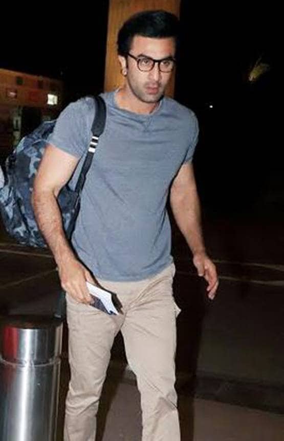 न्यू ईयर वेकेशन पर निकले आलिया-रणबीर, मुंबई एयरपोर्ट पर हुए स्पॉट