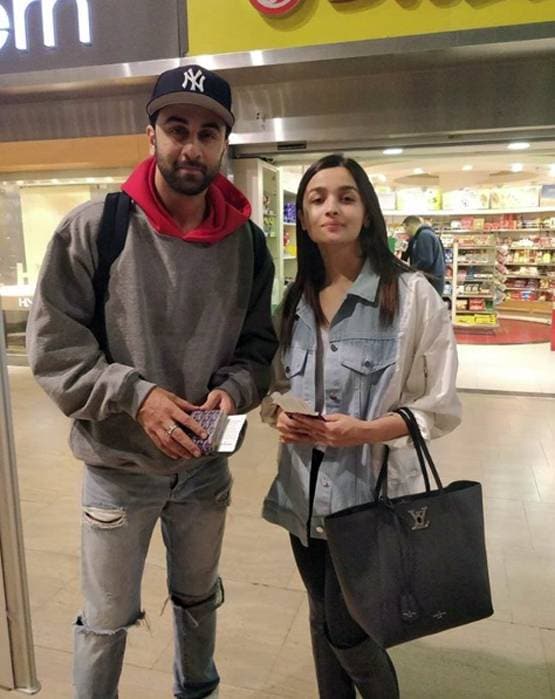 कश्मीर की वादियों में शादी करने जा रहे हैं आलिया-रणबीर, जानें पूरा सच