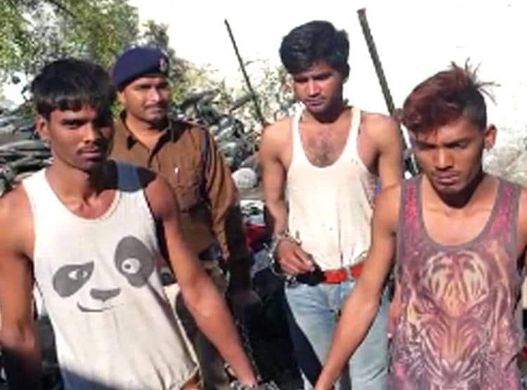 अकेली नाबालिग से बस में रेप, ड्राइवर ने हाथ-पैर बांधे-दूसरा देखता रहा