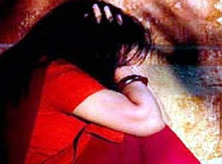 सब्जी लेने गई लड़की का अपहरण, एक महीने तक कार में घुमाते हुए दुष्कर्म