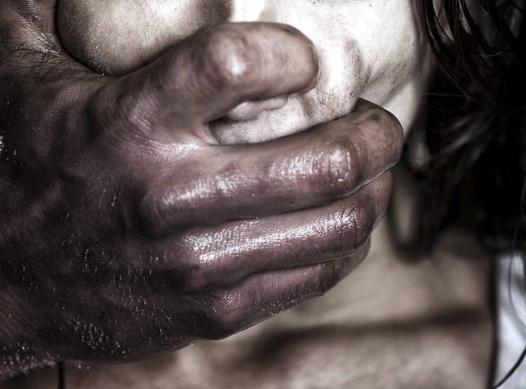 दुल्हन बनकर पहुंची थी लड़की, रेप के बाद मारी गोली, जला दी बॉडी