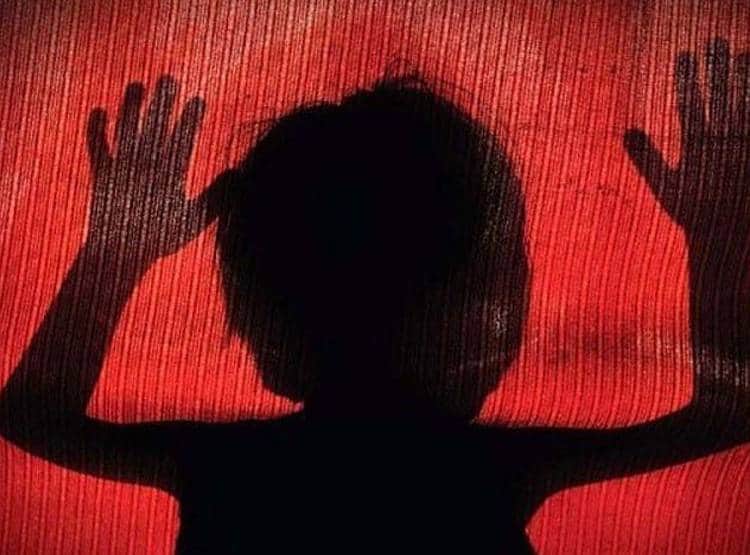 6 साल की मासूम का रेप, बेल्ट से गला घोंटा तो बाहर न‍िकल गईं आंखें