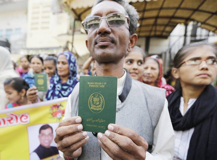 इन देशों से भारत में आते हैं सबसे ज्यादा रिफ्यूजी, रिपोर्ट में खुलासा