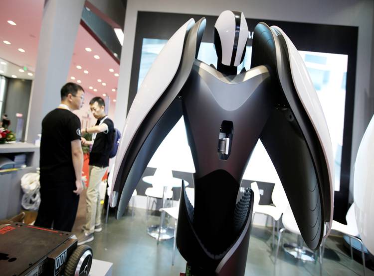 इंसानों की नौकरी खतरे में, रोबोट मजदूर हर साल छीन रहे हैं इतने रोजगार