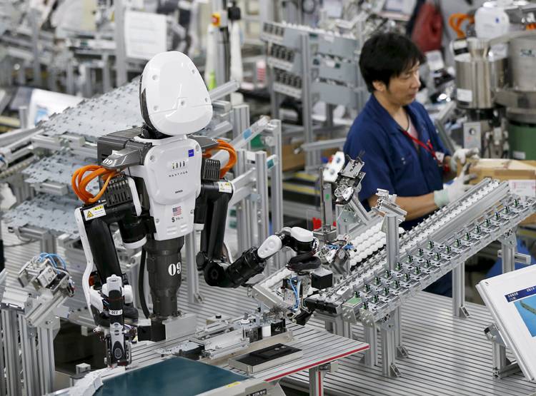 इंसानों की नौकरी खतरे में, रोबोट मजदूर हर साल छीन रहे हैं इतने रोजगार