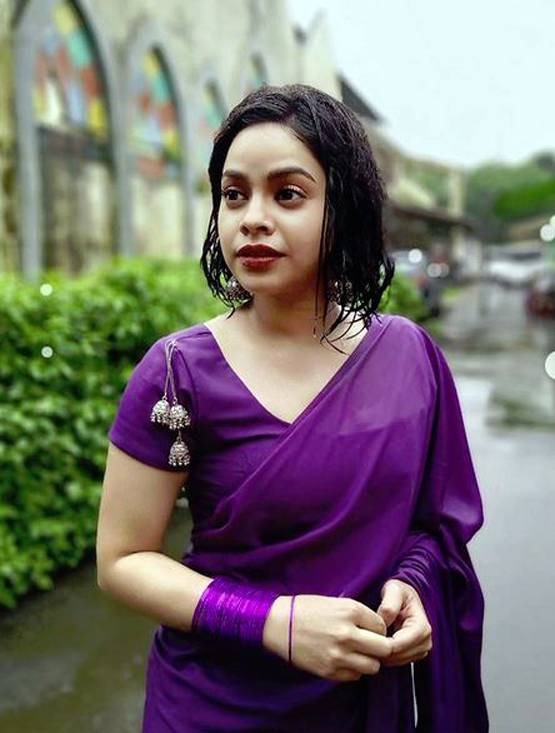 देसी अवतार में दिखीं सुमोना चक्रवर्ती, फैन्स ने बांधे तारीफों के पुल