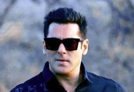 Twitter पर कितने एक्टिव हैं स्टार्स? रेस में आगे निकले बिगबी-सोनाक्षी