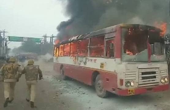 CAA: मेरठ से कानपुर तक, यूपी के जिलों में हिंसा की देखें तस्वीरें