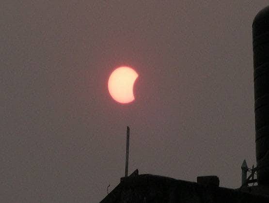 Surya Grahan 2019: सूर्य ग्रहण खत्म, राशिनुसार करें ये काम