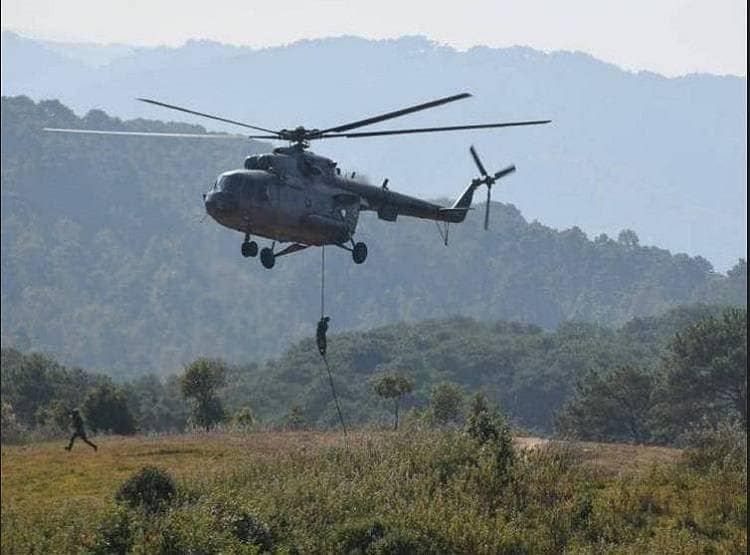 सेना की हलचल से डरा PAK, मंत्री बोले- दुनिया भुगतेगी नतीजे