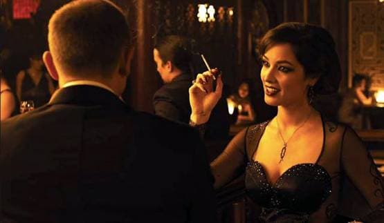 57 सालों से छाया हुआ है जेम्स बॉन्ड, अरबों की हो चुकी है कमाई