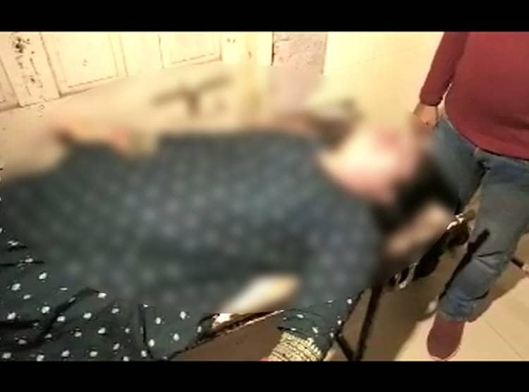 च‍िमटी से सांप को पकड़कर मृत पत्नी को कटवाया, शात‍िर पत‍ि की थी ये चाल