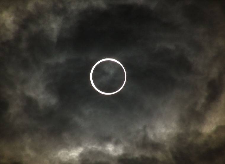 Surya Grahan पर NASA की वॉर्निंग- खूबसूरत पर खतरनाक