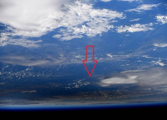 अंतरिक्ष से ऐसा दिखा सूर्य ग्रहण, एस्ट्रोनॉट ने ऊपर से दिखाई तस्वीरें