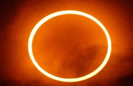 अंतरिक्ष से ऐसा दिखा सूर्य ग्रहण, एस्ट्रोनॉट ने ऊपर से दिखाई तस्वीरें