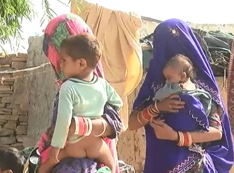 PAK में डॉक्टरी, भारत आकर बेच रहे 50 पैसे वाली टॉफी