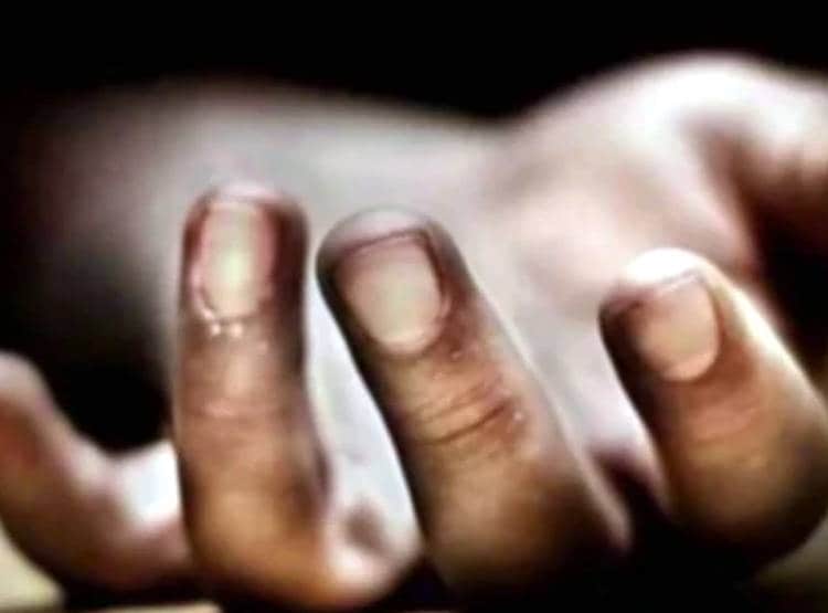 वीडियो कॉल कर दोस्त को द‍िखाई बच्चों की लाश, कहा- सब खत्म हो गया