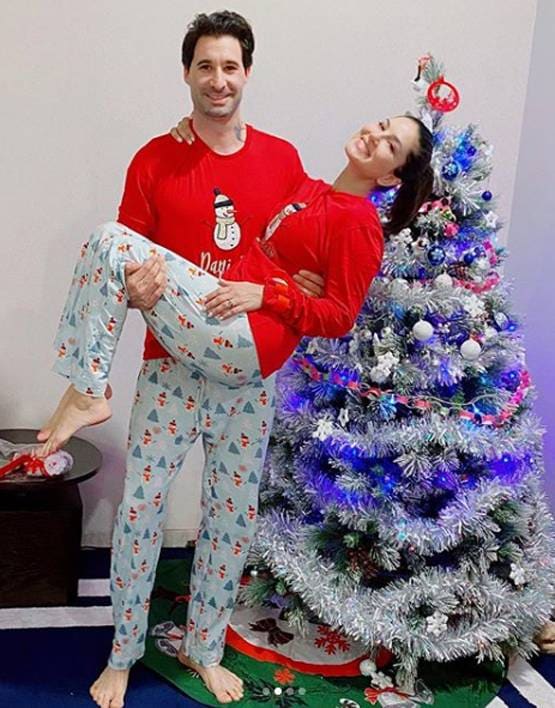 सनी लियोनी से कपूर फैमिली तक, सेलेब्स ने फैमिली संग यूं मनाया क्रिसमस