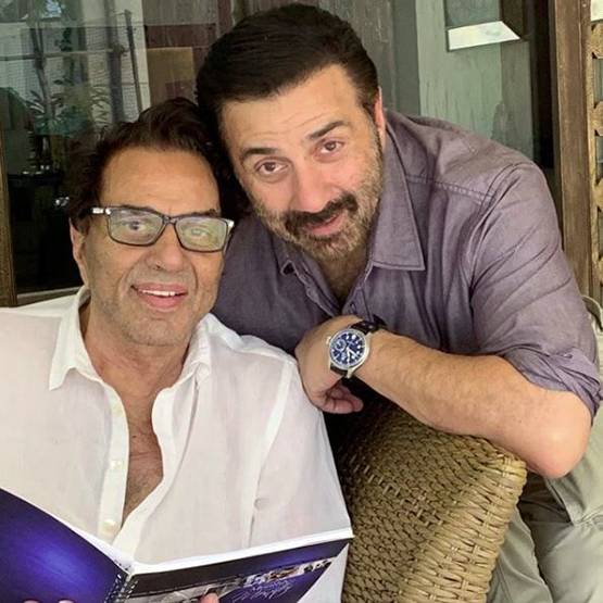 धर्मेंद्र ने नातिन राध्या संग यूं सेलिब्रेट किया 84वां बर्थडे, देखें PHOTOS